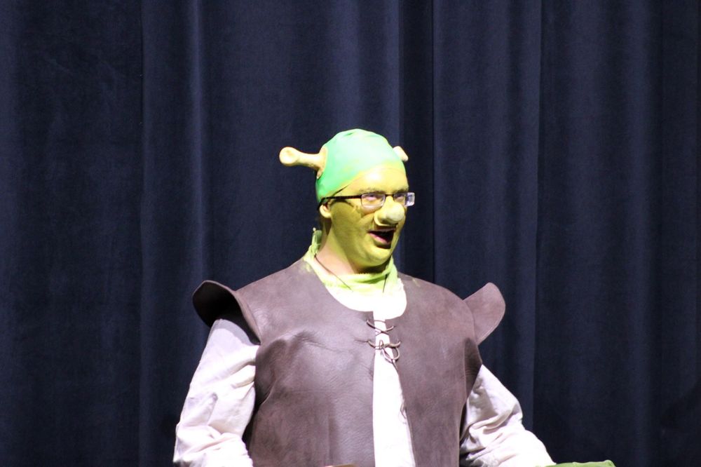 Steven Kliebenstein as Shrek